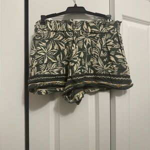 Angie Green Leaf-Print High Waist Pull-On Shorts